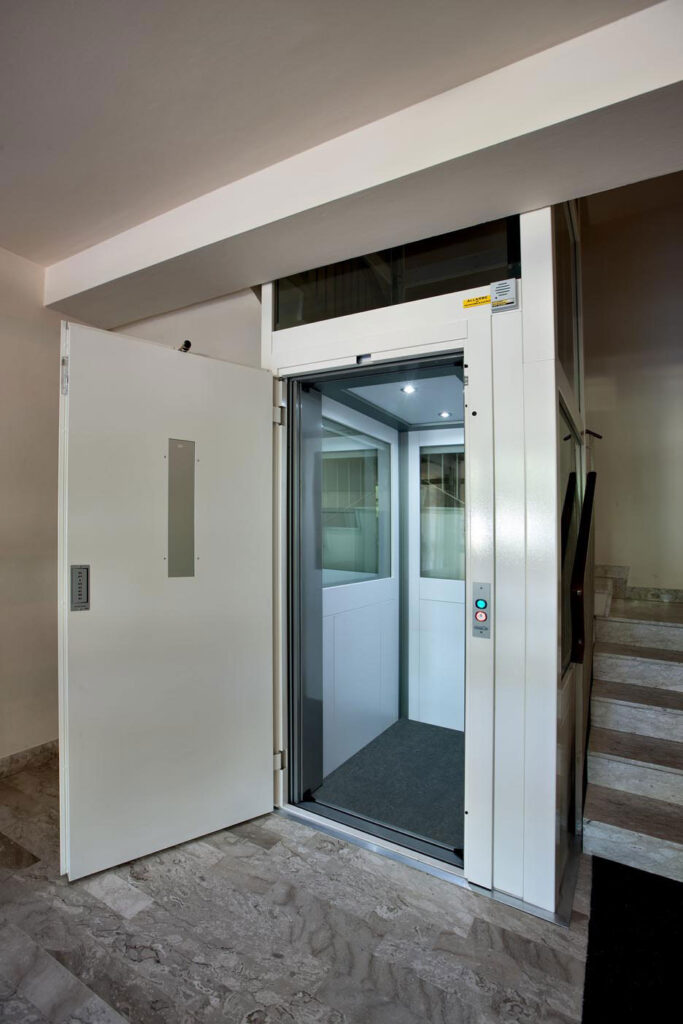 Piattaforma elevatrice a Ostra Vetere